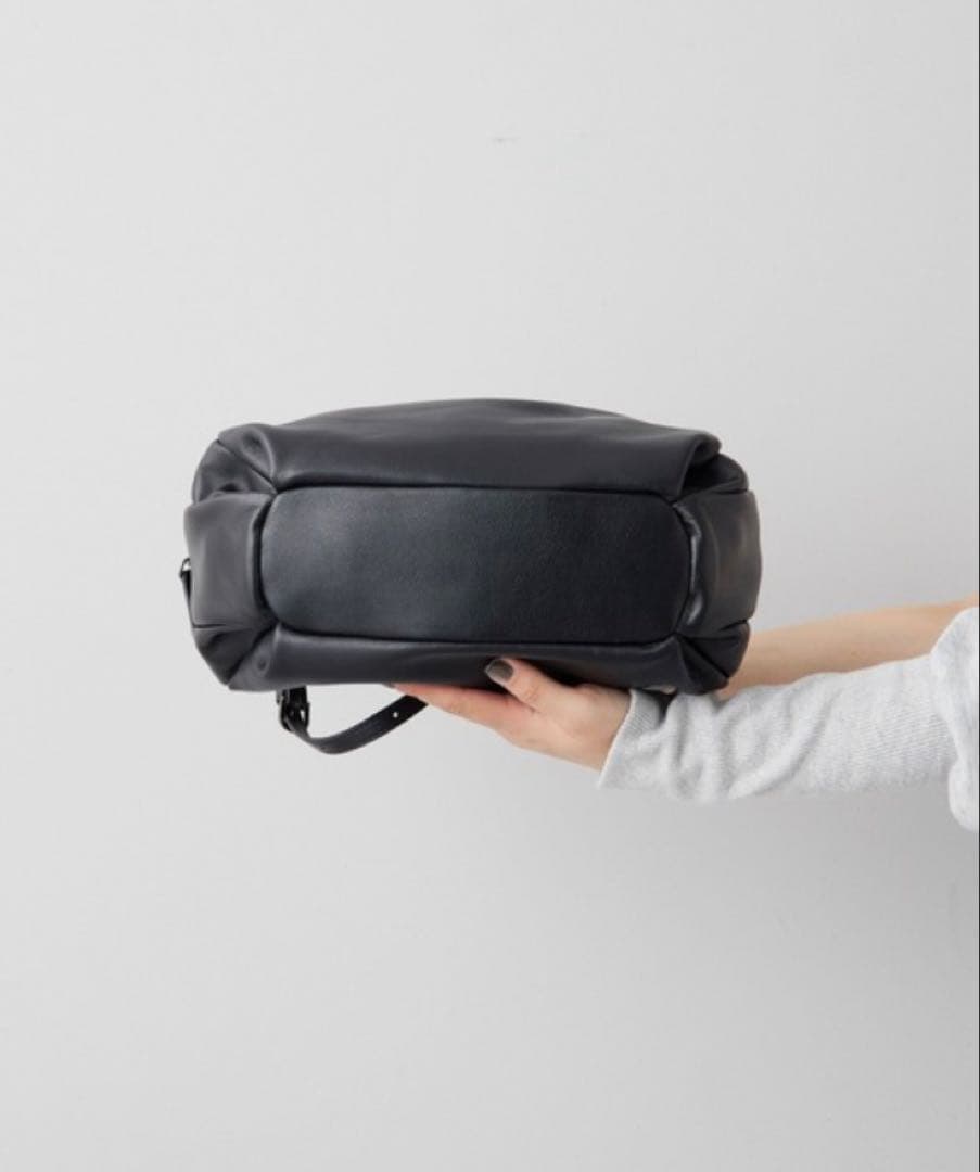 【新品、未使用】イアパピヨネ　本革 軽量　コロンボストンバッグ　ブラック