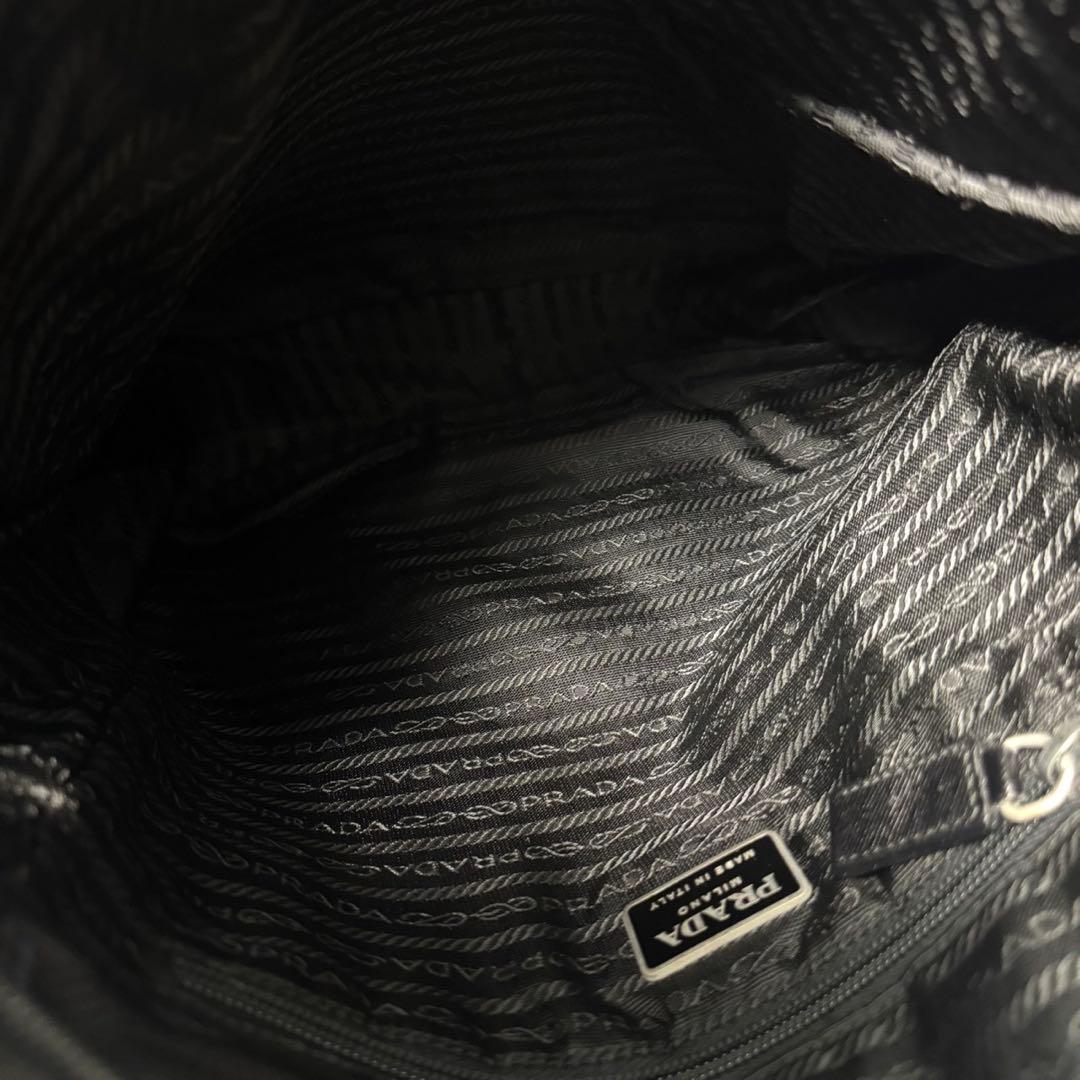 プラダ　PRADA ショルダーバッグ　三角ロゴ　メッセンジャーバッグ
