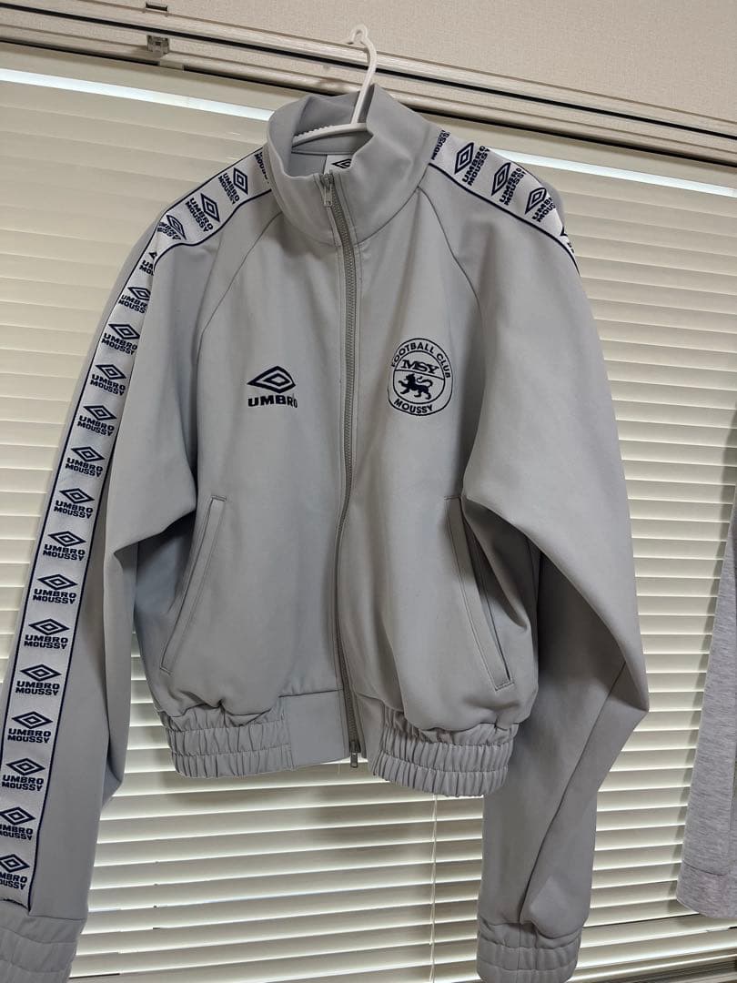 moussy umbro トラックジャケット　グレー