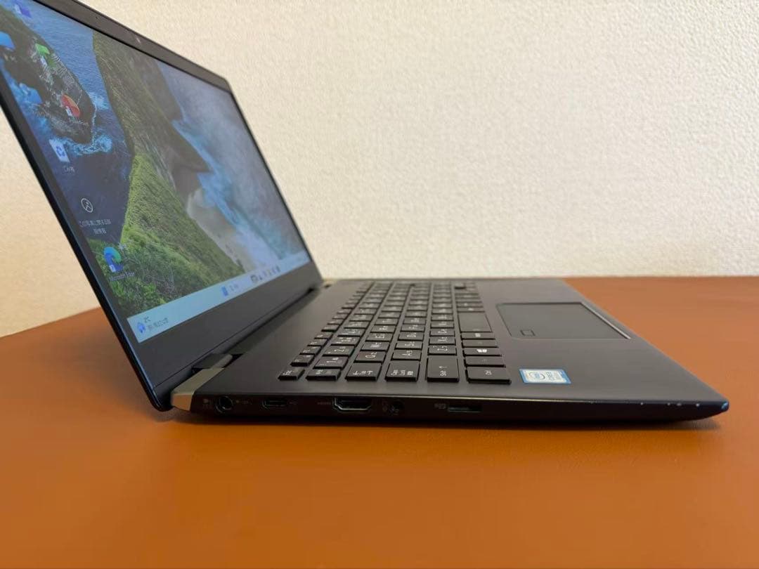 東芝 dynabook G83/dn i5-8250u 8-256 02