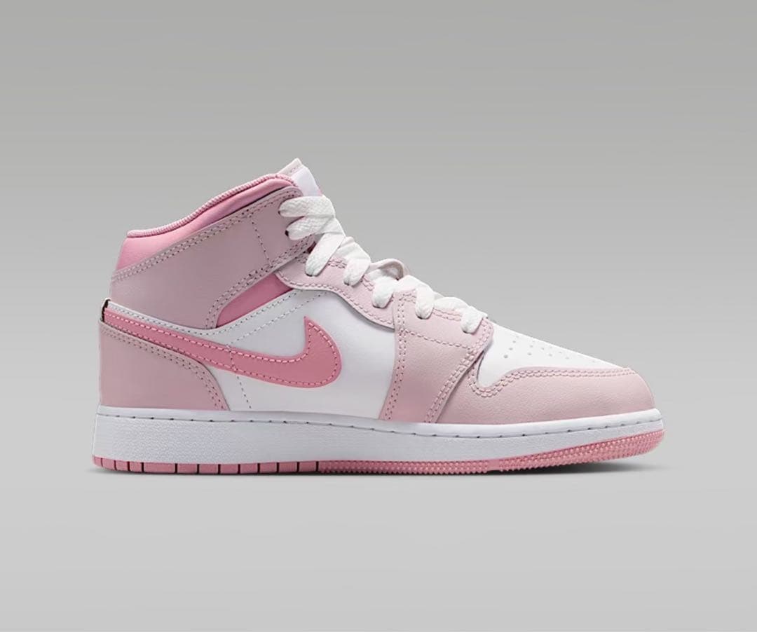 限定カラー【新品】NIKE GS AIR JORDAN1 MID　パールピンク