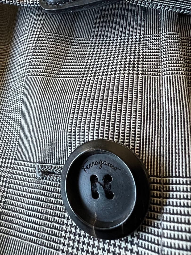 試着のみ　Salvatore Ferragamo ウールトレンチコート