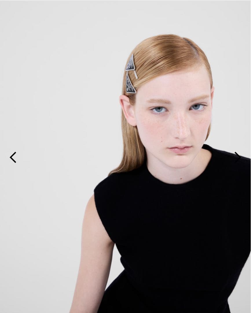 PRADA ブラック ヘアピン 2個セット