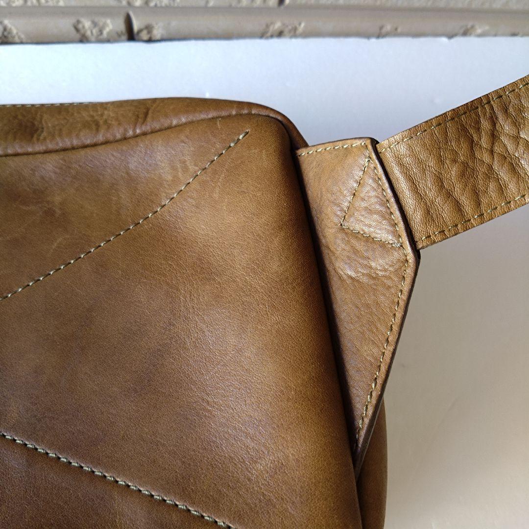 土屋鞄　ビークル　トリジップ　ボディバッグ　ウエストバッグ　ショルダーバッグ