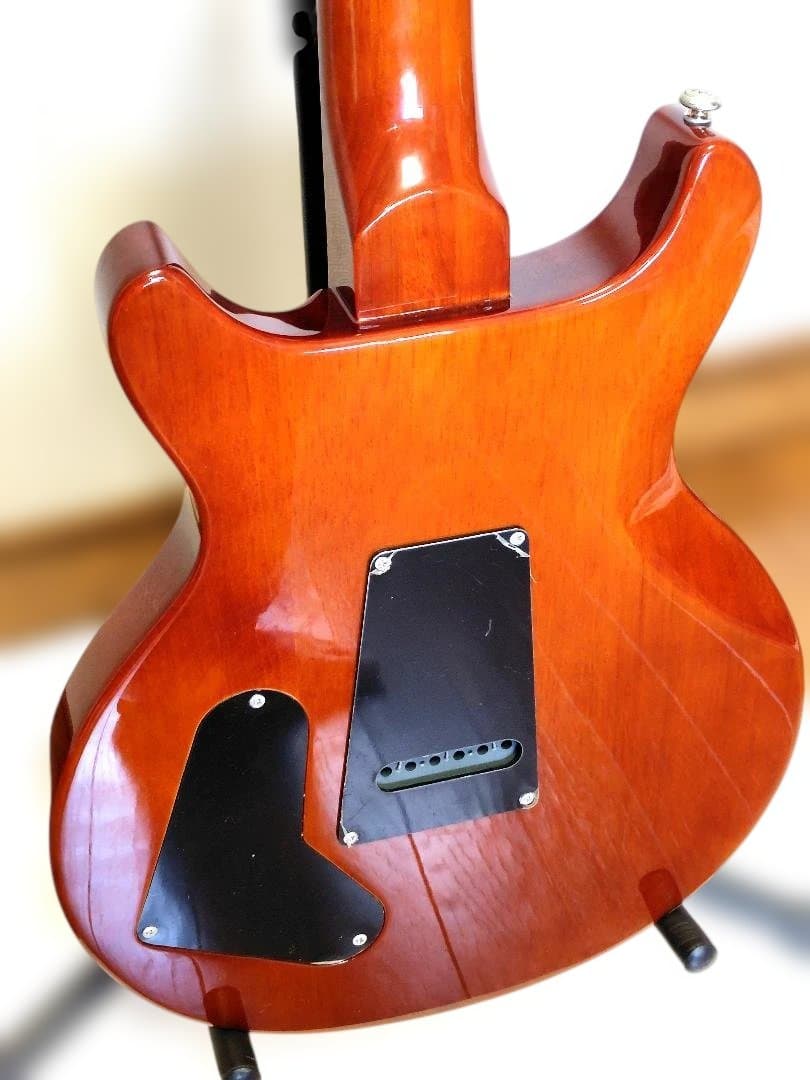 エレキ・ギター　PRS Santana