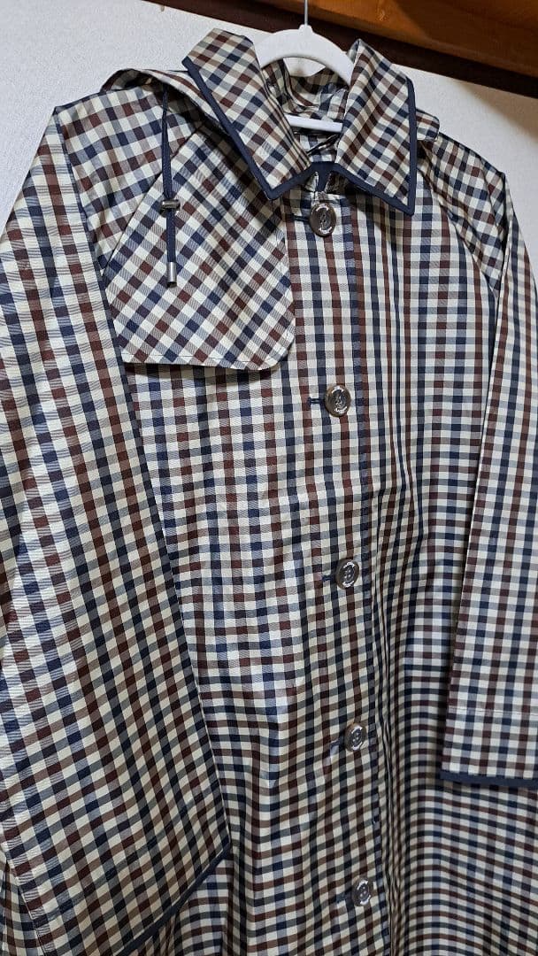 【新品未使用】アクアスキュータム トレンチ風レインコート　LLサイズ