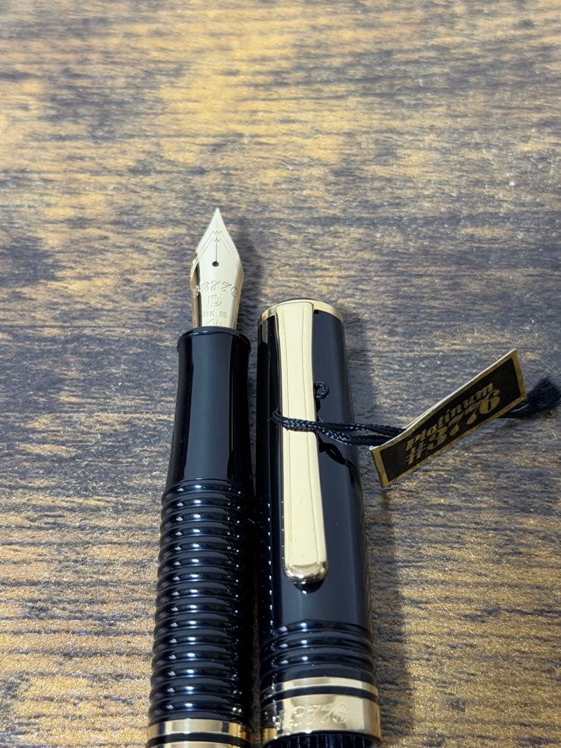 新品未使用　初期型　ギャザード　丸ニブ　14金　F プラチナ　万年筆　JIS刻印