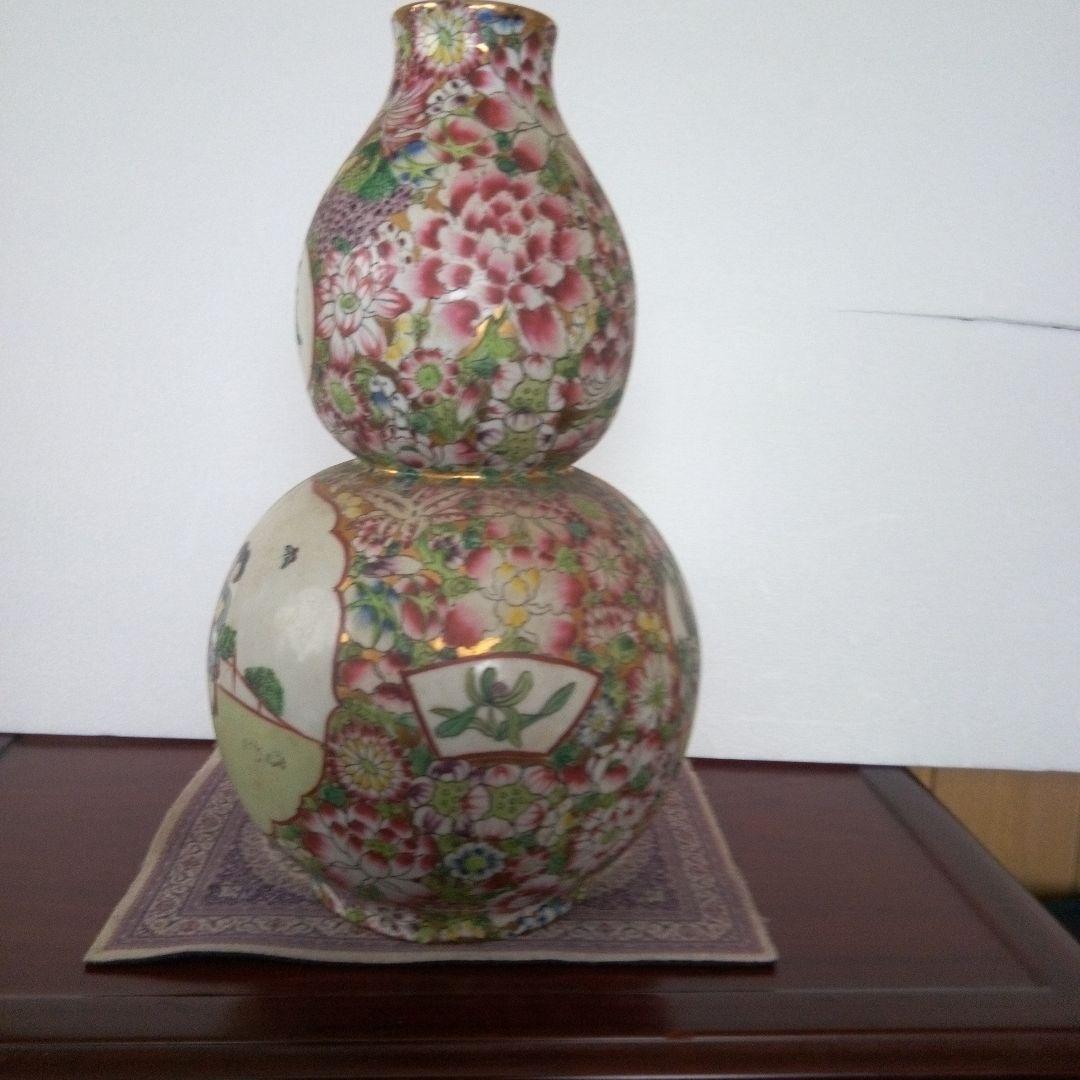 中国古玩　乾隆年製　粉彩色絵瓢箪型 美人絵　花瓶