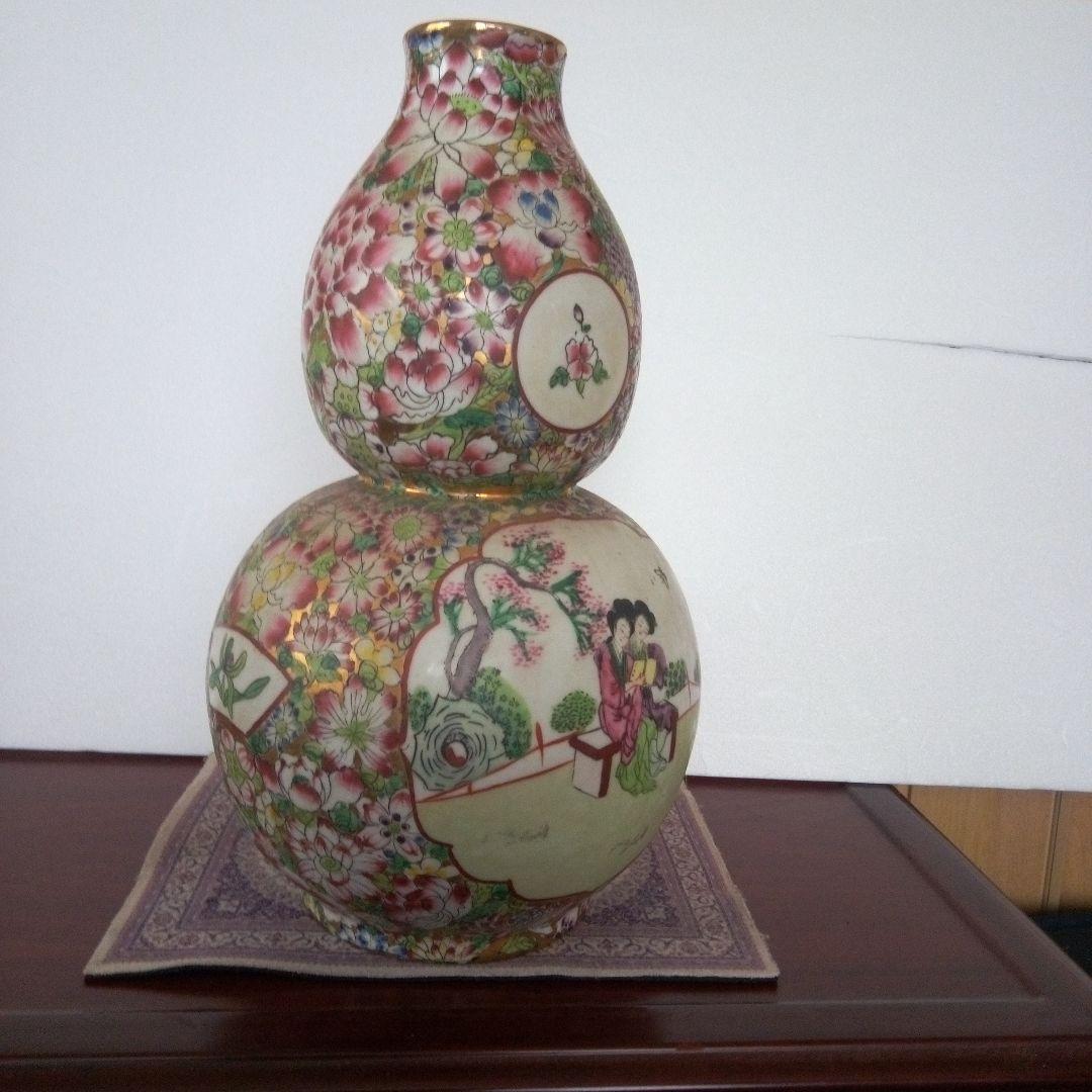 中国古玩　乾隆年製　粉彩色絵瓢箪型 美人絵　花瓶
