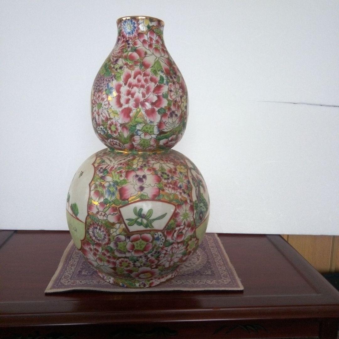 中国古玩　乾隆年製　粉彩色絵瓢箪型 美人絵　花瓶
