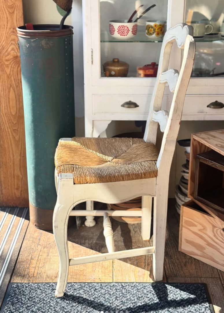 France Country Corner社製 アンティーク調 ダイニングチェア