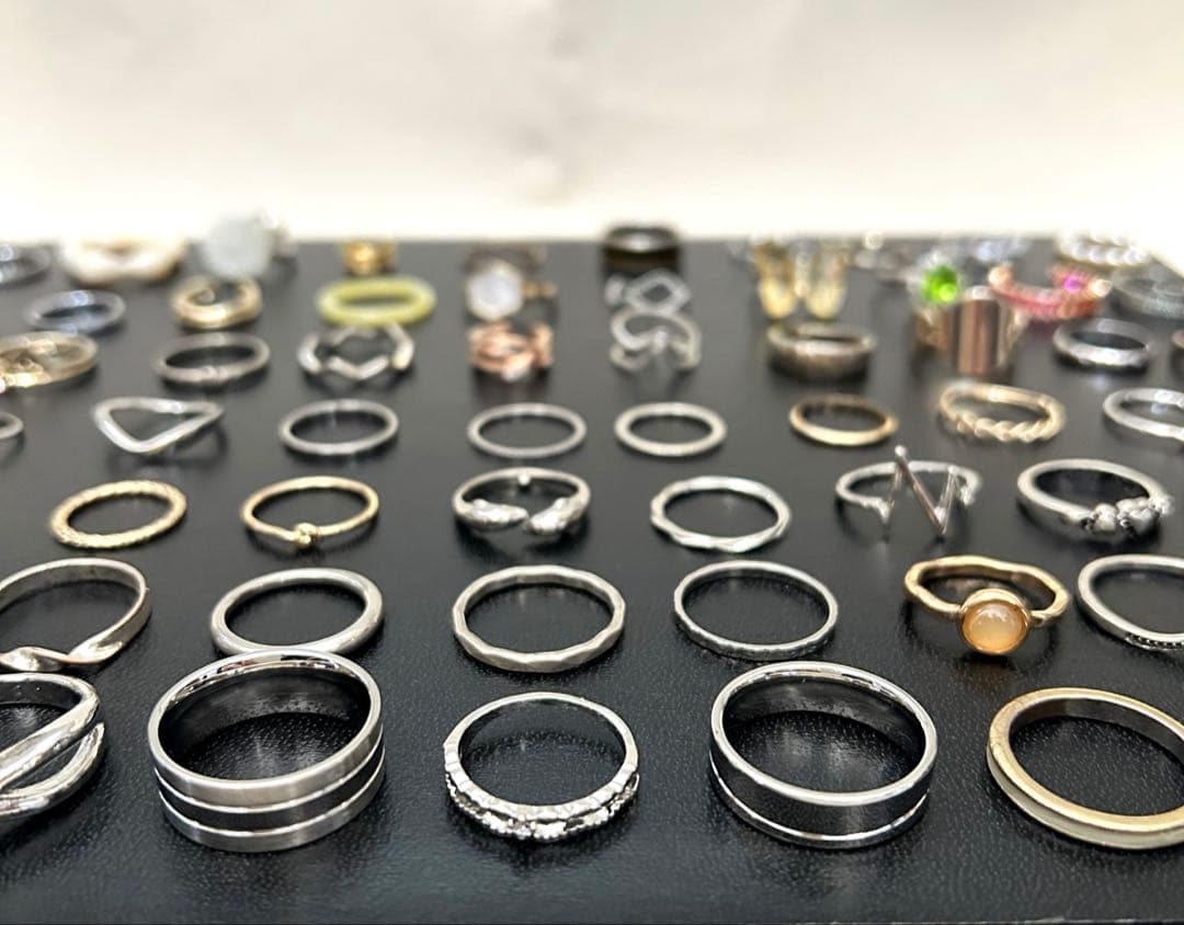 遺品整理品 豪華大量 アクセサリー リング指輪 70点まとめ売り