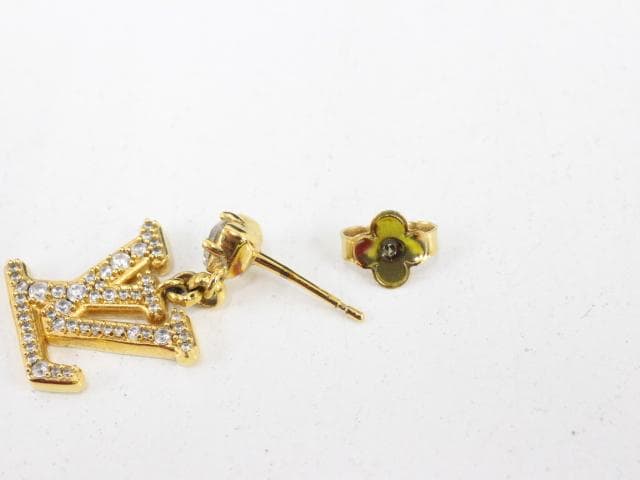 ◇Louis Vuitton ピアス レディLV ロゴピアス M01844