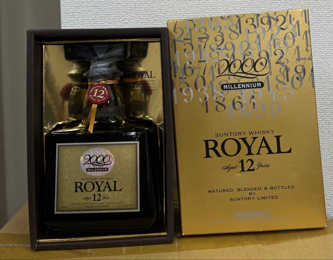 サントリー ローヤル 12年ミレニアム2000箱付き700ml 43%