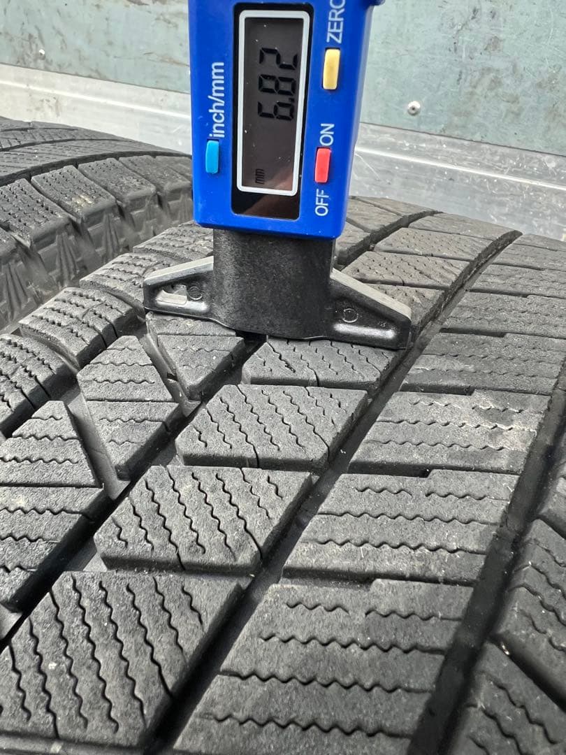コウブリヂストンスタッドレス185／65R15 88Q