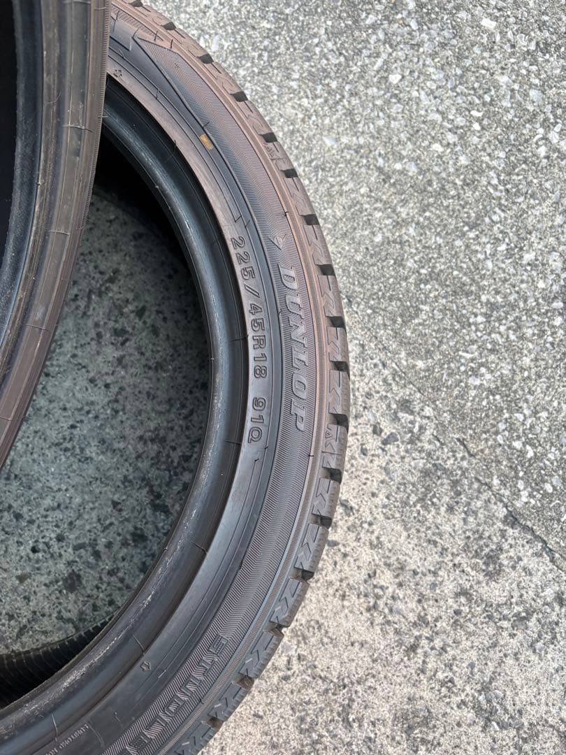 ダンロップ　225/45R18 冬タイヤ2本セットスタッドレス　2022年製造