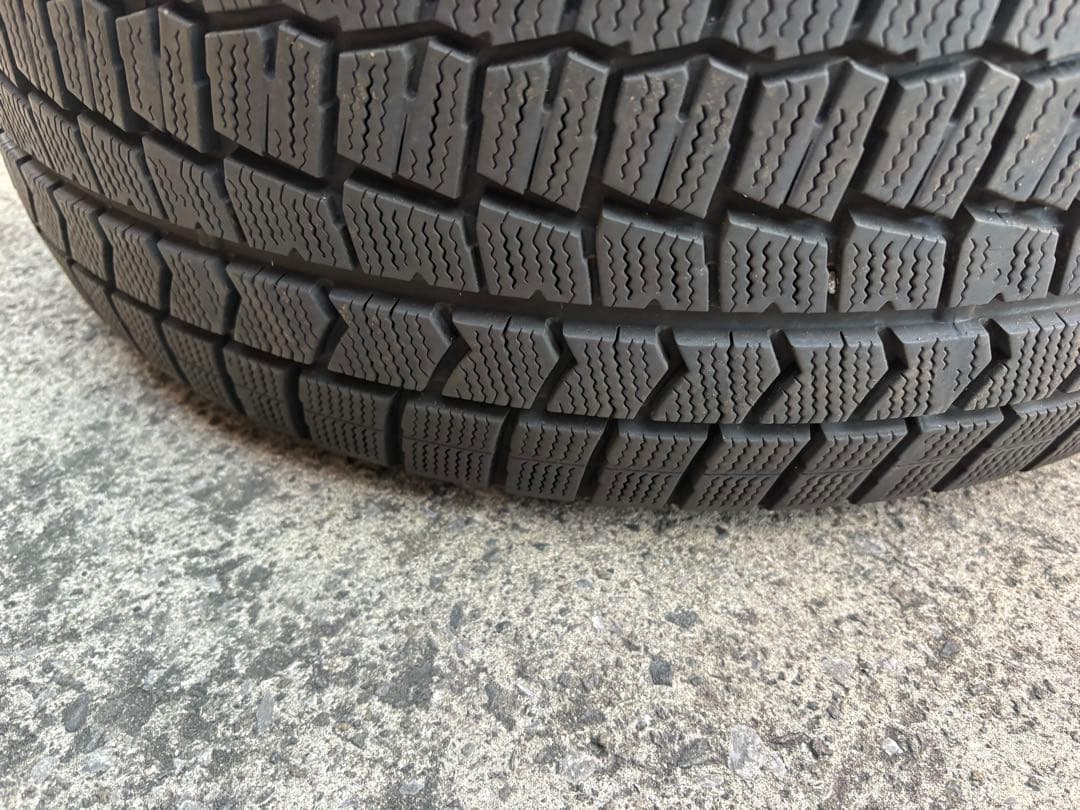 ダンロップ　225/45R18 冬タイヤ2本セットスタッドレス　2022年製造