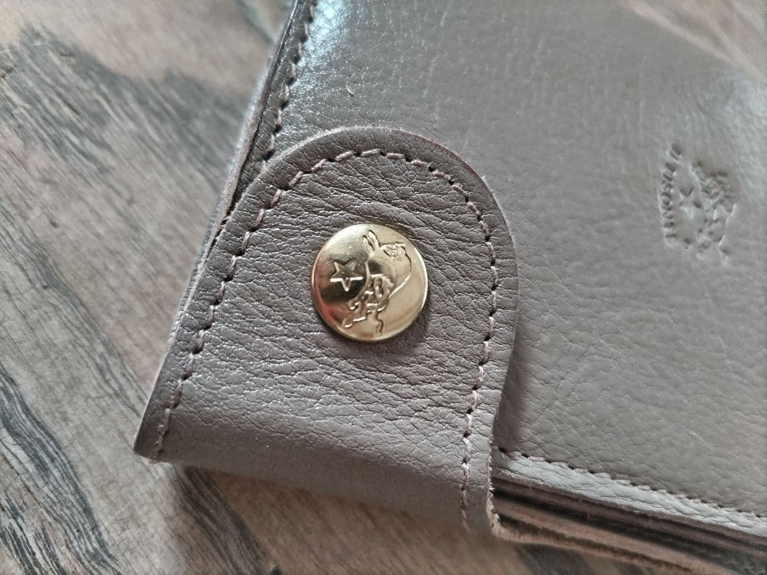 IL BISONTE 二つ折り財布 グレージュ