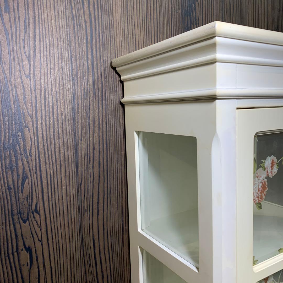 か*ん様 フラワーパターンのガラス扉キャビネット