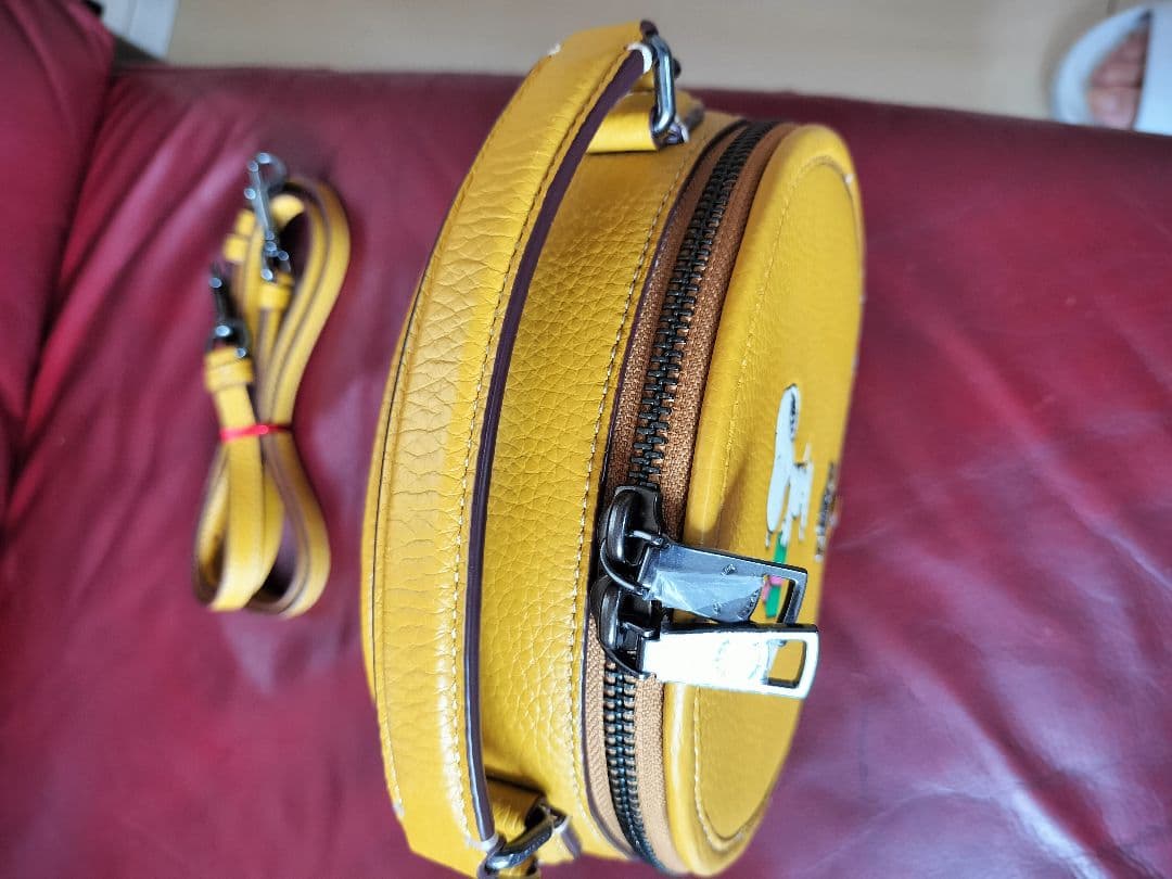 COACH スヌーピー 円形ポシェット