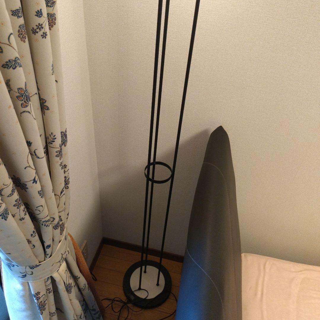 フロアスタンド フロアランプ フロアライト IDC 大塚家具 モダン 黒 銀