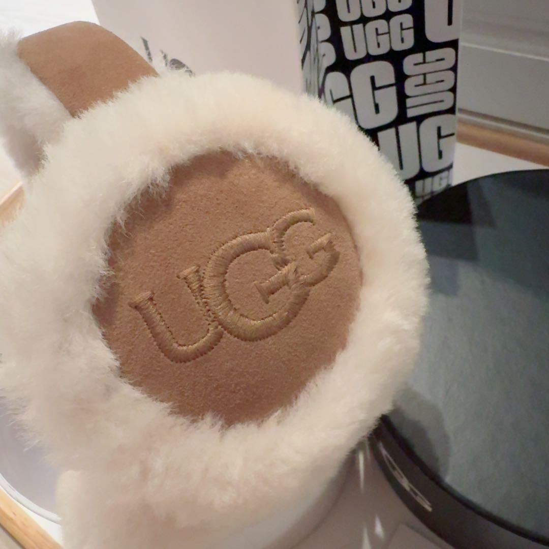 今季完売品　UGG シープスキン エンブロイダリー イヤーマフ　チェスナット