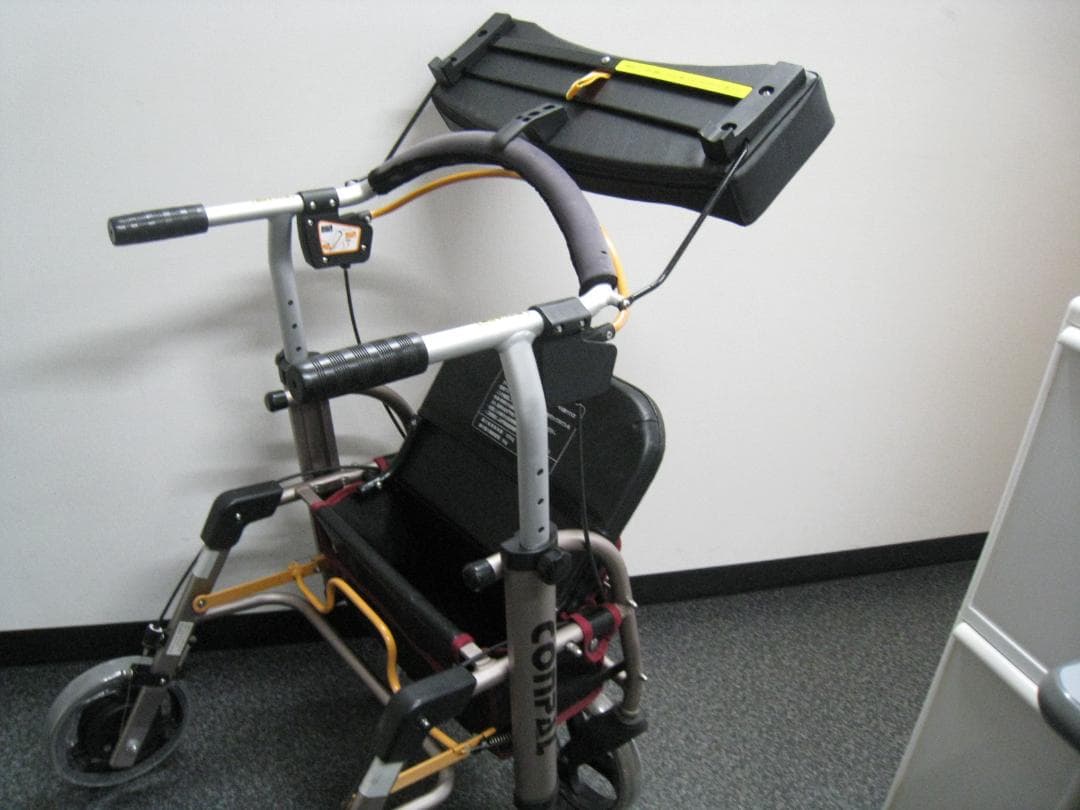 【送料無料】ナブテスコ 前腕支持型歩行車 REHAMO コンパル抑速ブレーキ ③