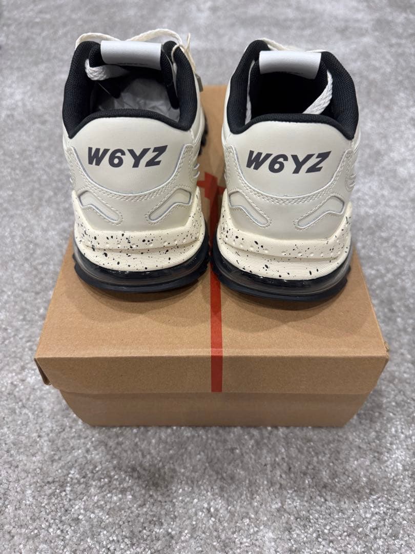【新品未使用】W6YZ BREEZEスニーカー