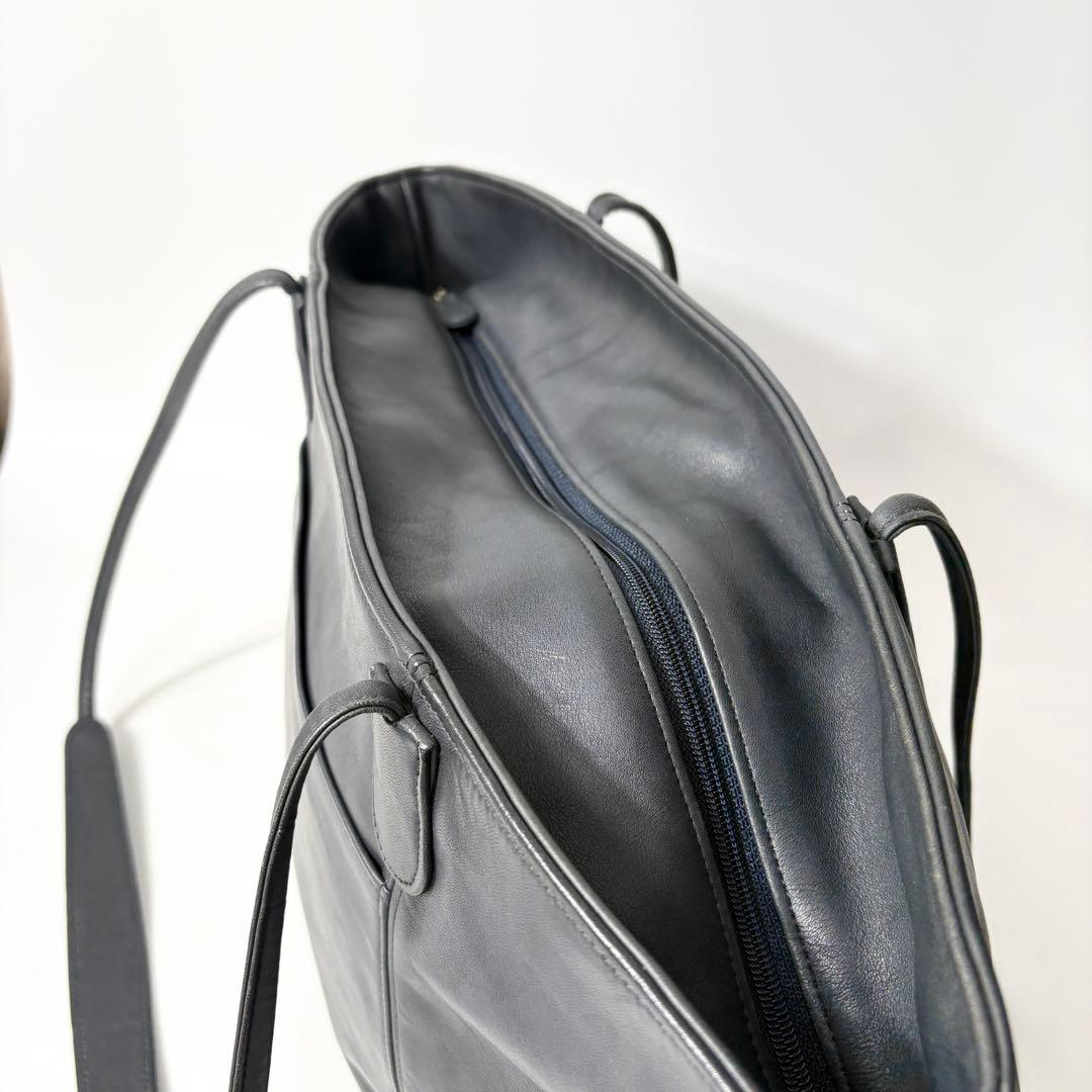 オールドコーチ　大容量　肩掛け可能　A4可能　ネイビー　ビジネストートバッグ.