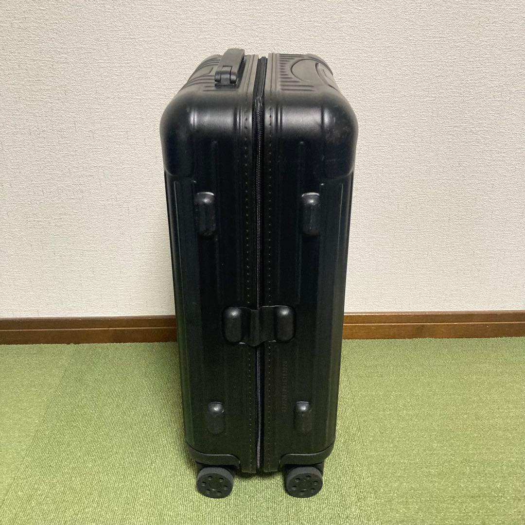 リモワ エッセンシャル キャビンS ブラック