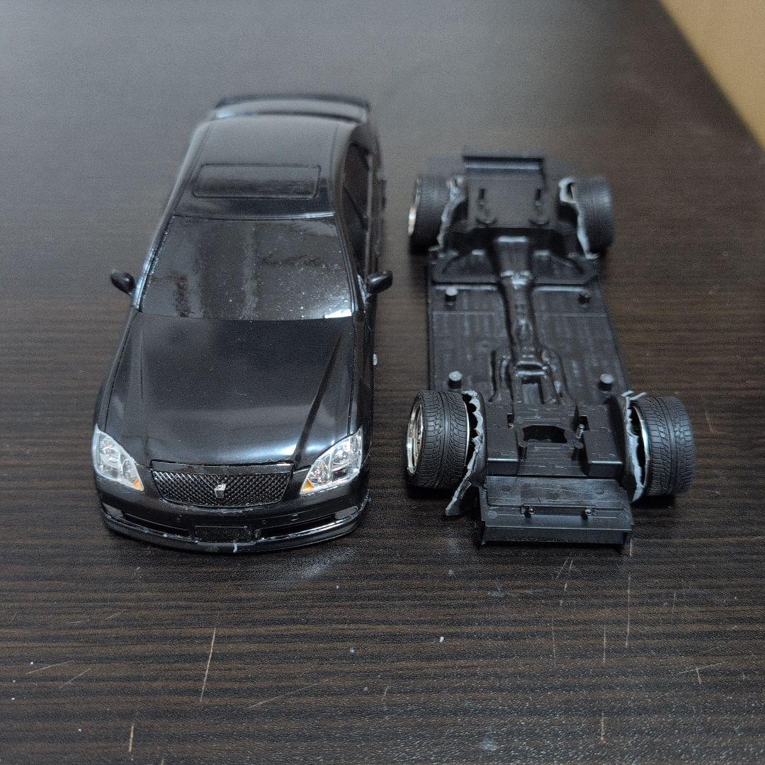 AOSHIMA 1/24スケール プラモデル クラウン セルシオ 本体のみ