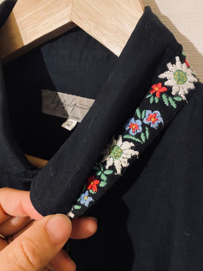Yohji Yamamoto pour homme 刺繍リボン付き黒長袖シャツ
