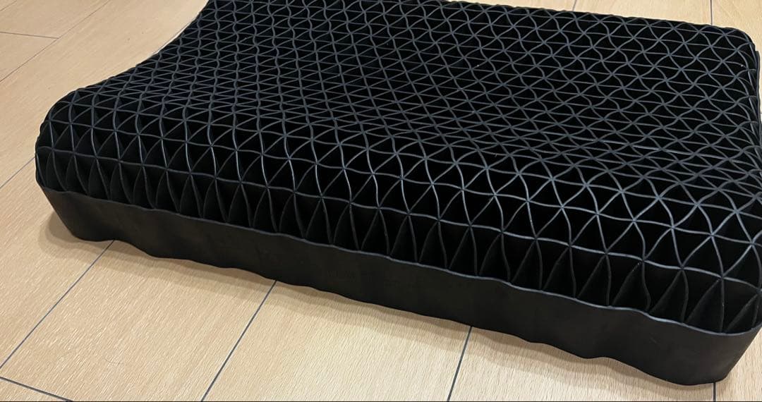 ヒツジのいらない枕 至極　カバー・箱無し