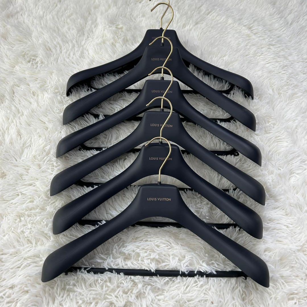 LOUIS VUITTON ルイヴィトン　ハンガー６本セット