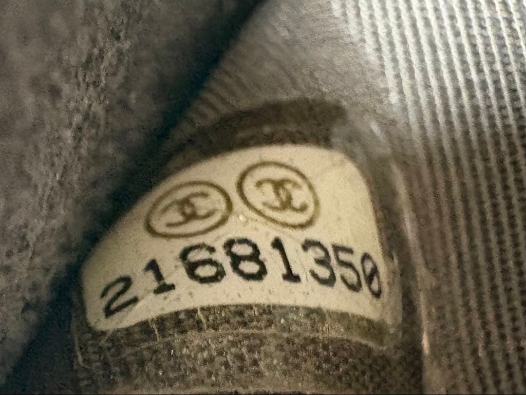 CHANEL グレー 二つ折り財布 フラワーパターン