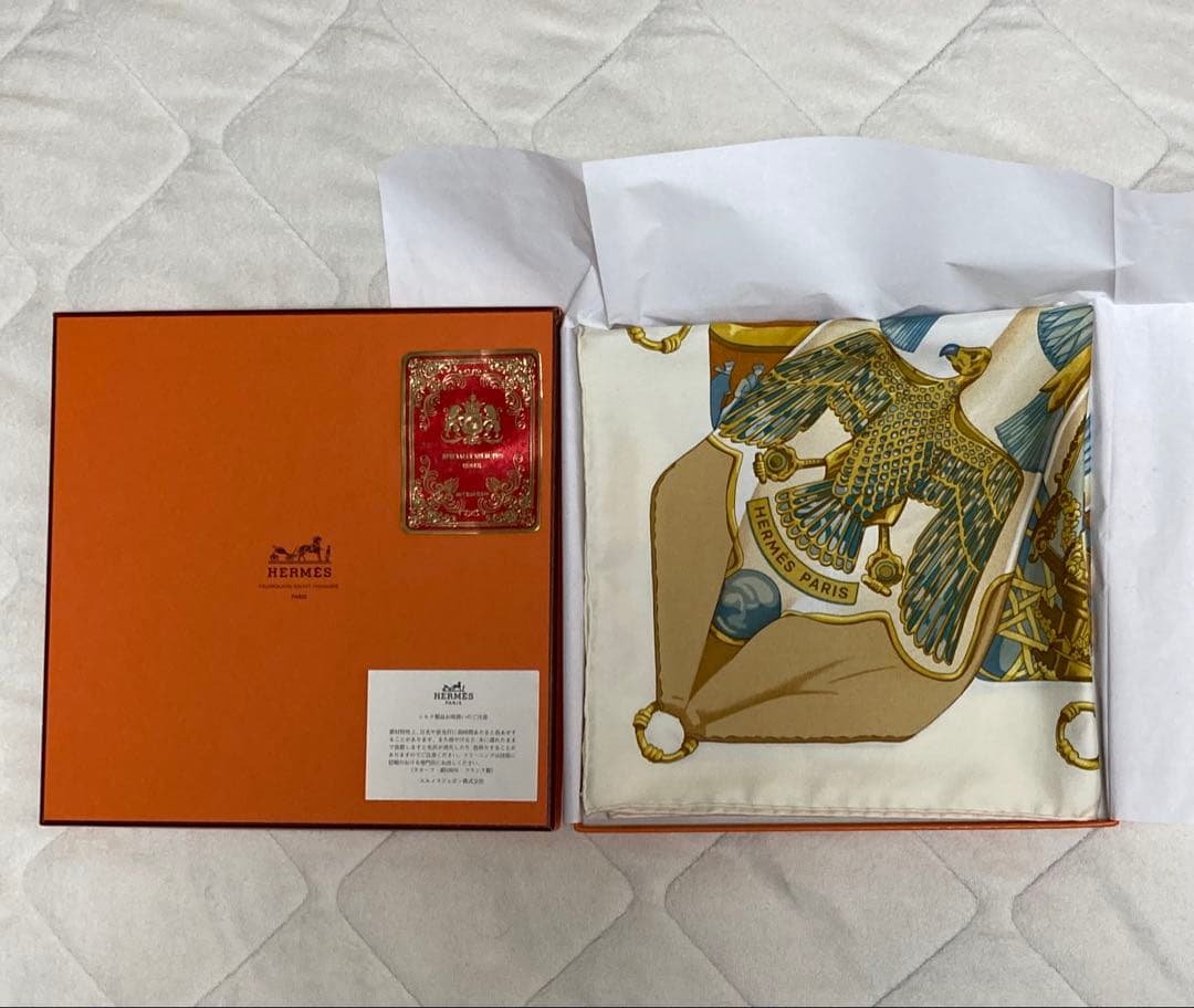 【新品/未使用】エルメス　HERMES /最高級品/ 総柄シルクスカーフ