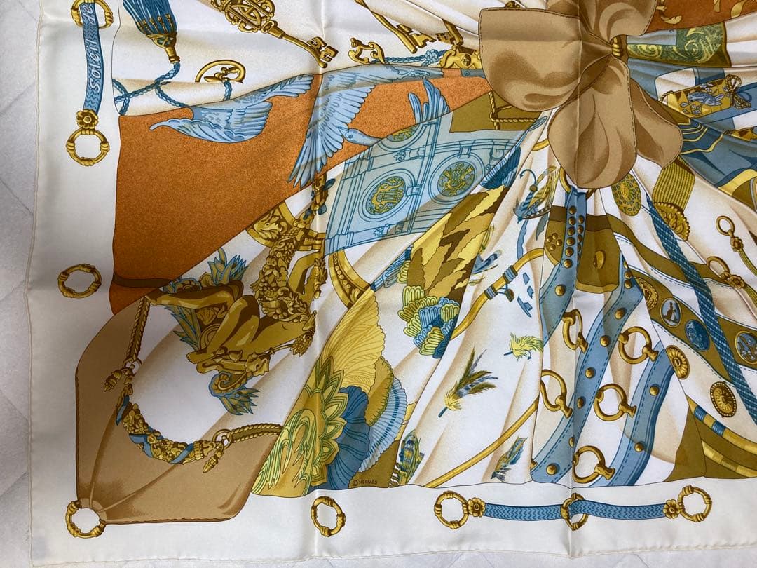 【新品/未使用】エルメス　HERMES /最高級品/ 総柄シルクスカーフ