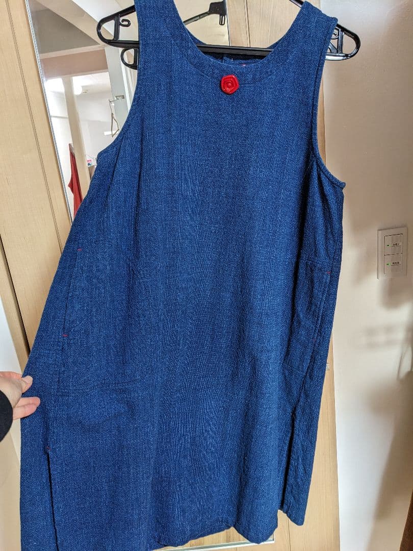 カスリラ　チュニック 赤いボタン付き