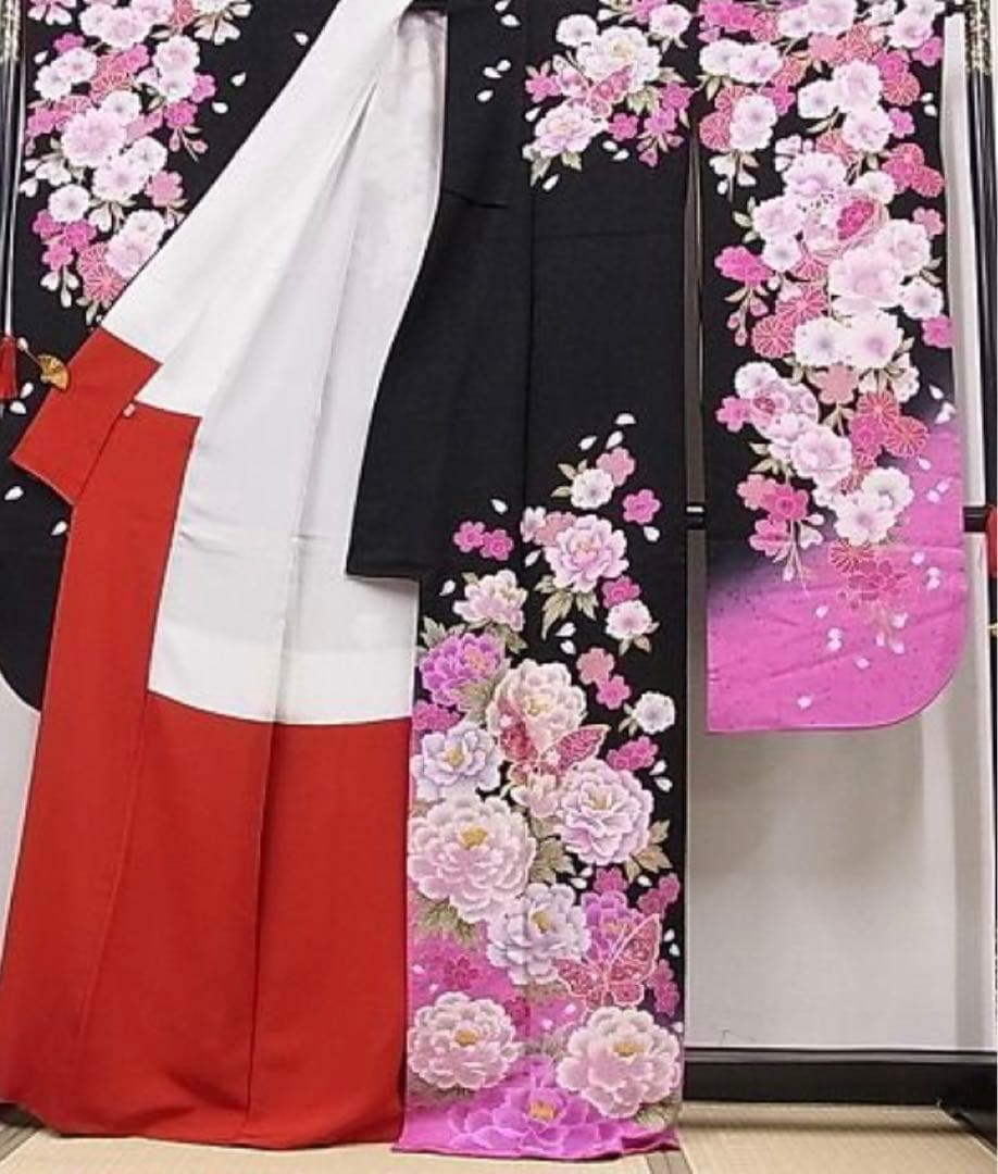 振袖フルセット振袖　花蝶文　黒地　金彩フルセット