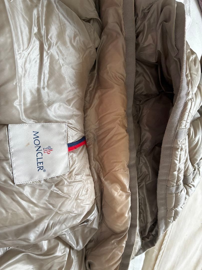 【ひでにゃん】モンクレール hermine シャンパンゴールド1