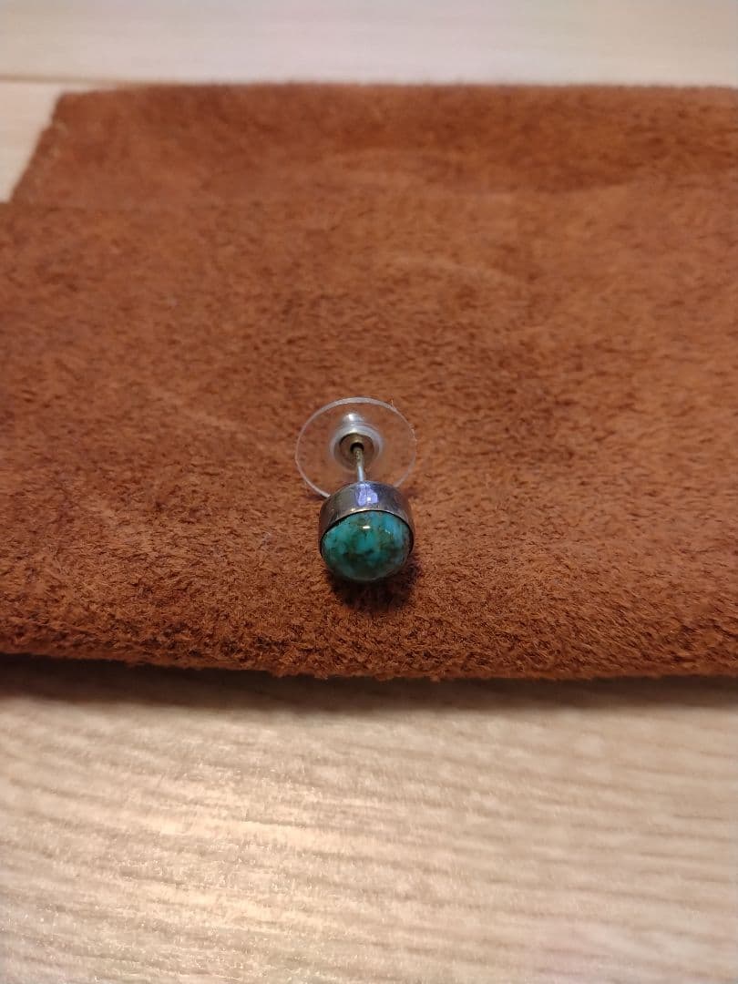 インディアンジュエリー　ナバホ族　クリスビリー　オールドローンマウンテン　ピアス