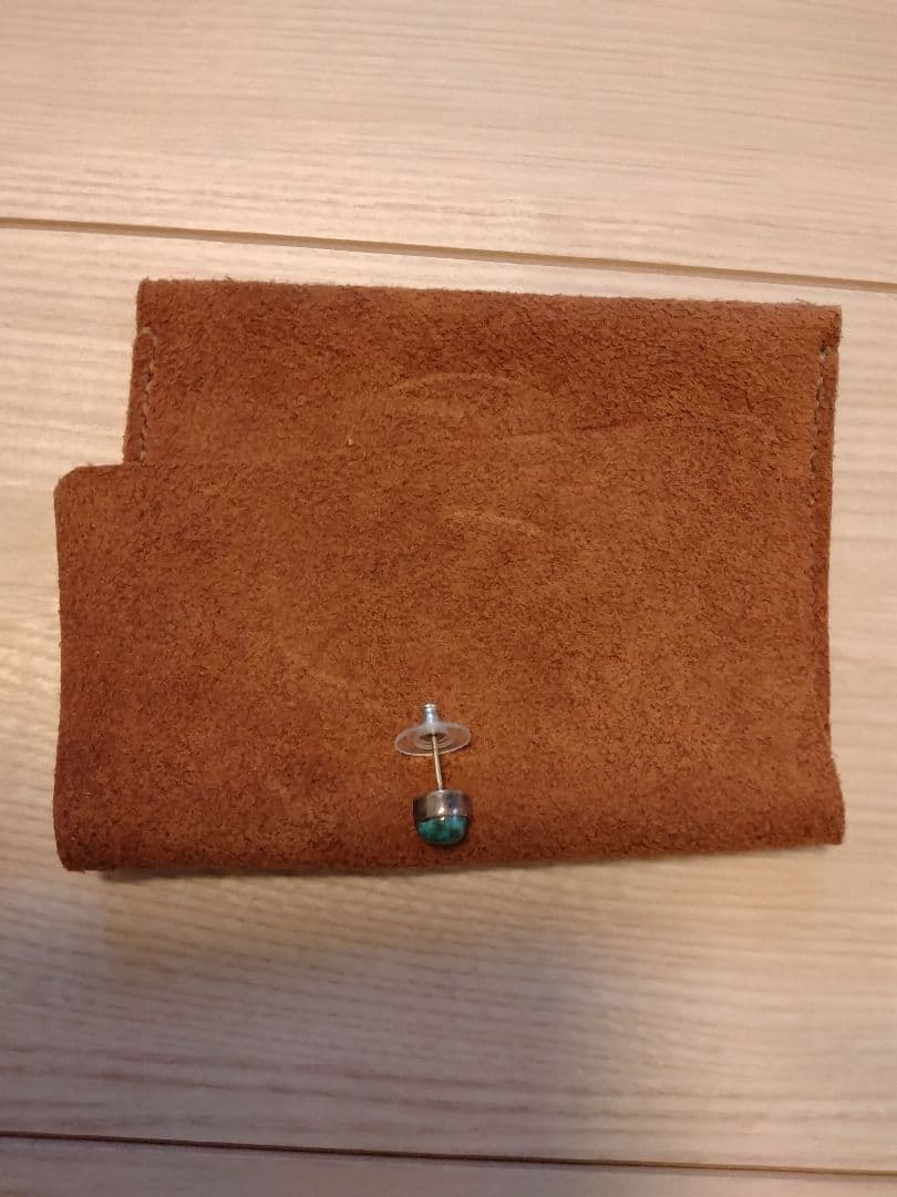 インディアンジュエリー　ナバホ族　クリスビリー　オールドローンマウンテン　ピアス