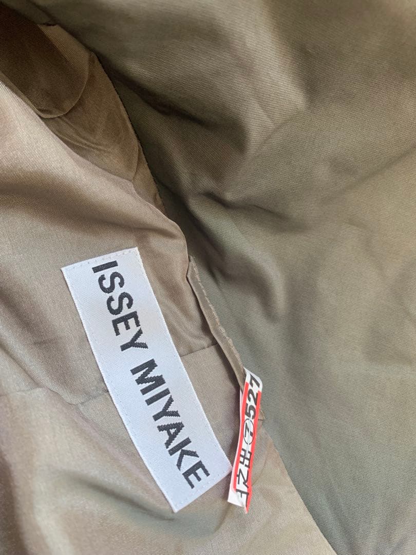 最終値下げ　ISSEY MIYAKE トレンチコート