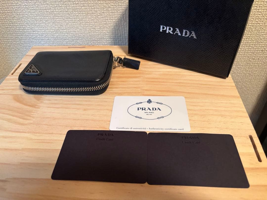 PRADA サフィアーノトライアングル　ケース/カードホルダー