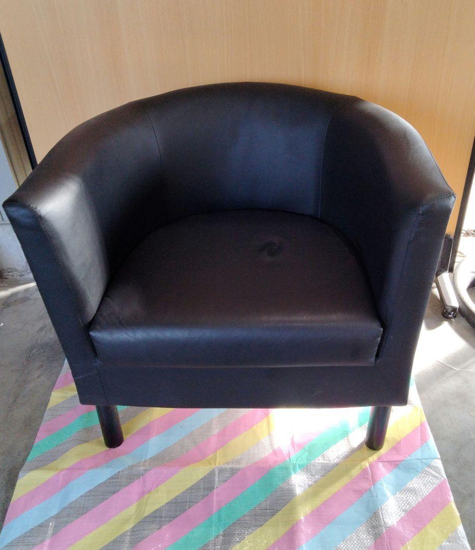 10 IKEA　合皮レザー　アームチェア　1人掛けソファ