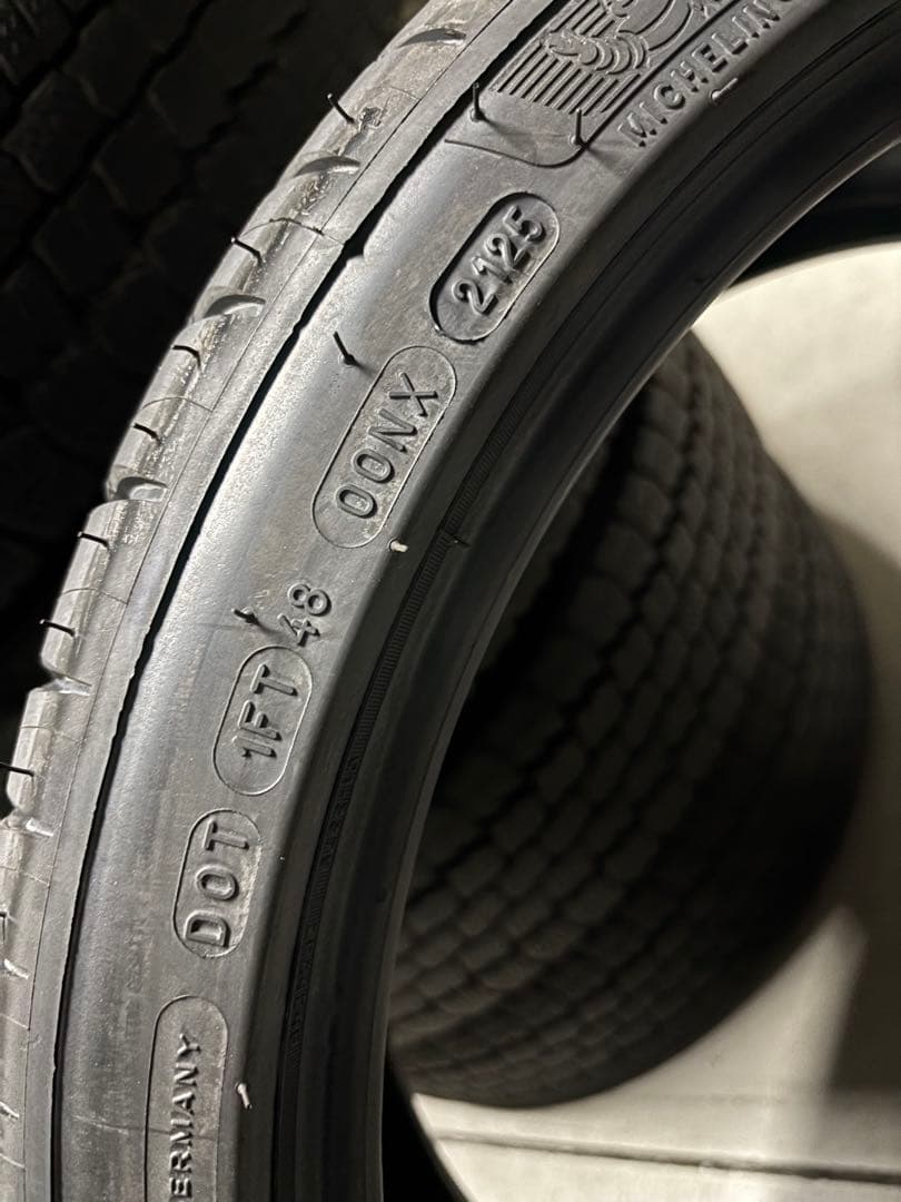 【2025年製！】215/40R18 サマータイヤ4本セット