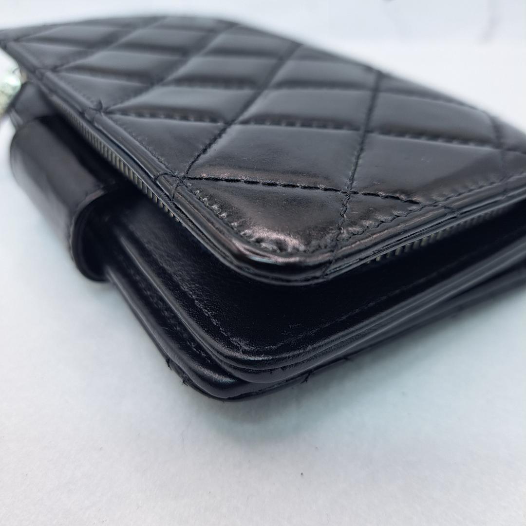 CHANEL　マトラッセ　ブラック 　エナメル　二つ折り財布　財布