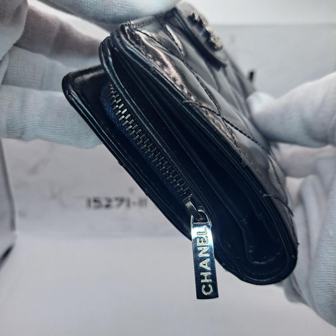 CHANEL　マトラッセ　ブラック 　エナメル　二つ折り財布　財布
