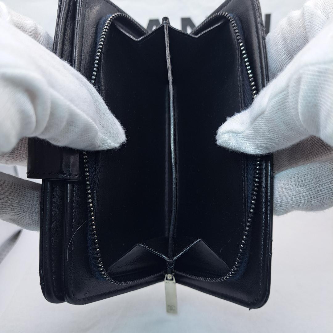 CHANEL　マトラッセ　ブラック 　エナメル　二つ折り財布　財布