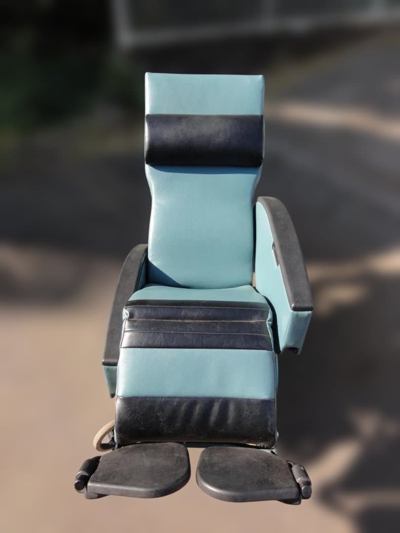 【じゃり】　「松永製作所」フルリクライニング＆ティルト車椅子